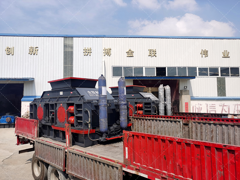 時(shí)產(chǎn)150噸選哪個(gè)型號液壓對輥破碎機(jī)？