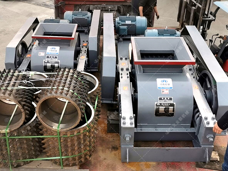 雙齒輥與光面輥差異解析：煤矸石破碎該選哪種對輥設備？