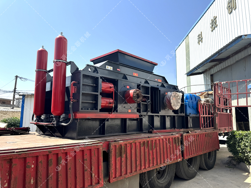 顎破 + 對輥制砂機組合：為啥這條生產(chǎn)線被稱為 “黃金搭檔”？